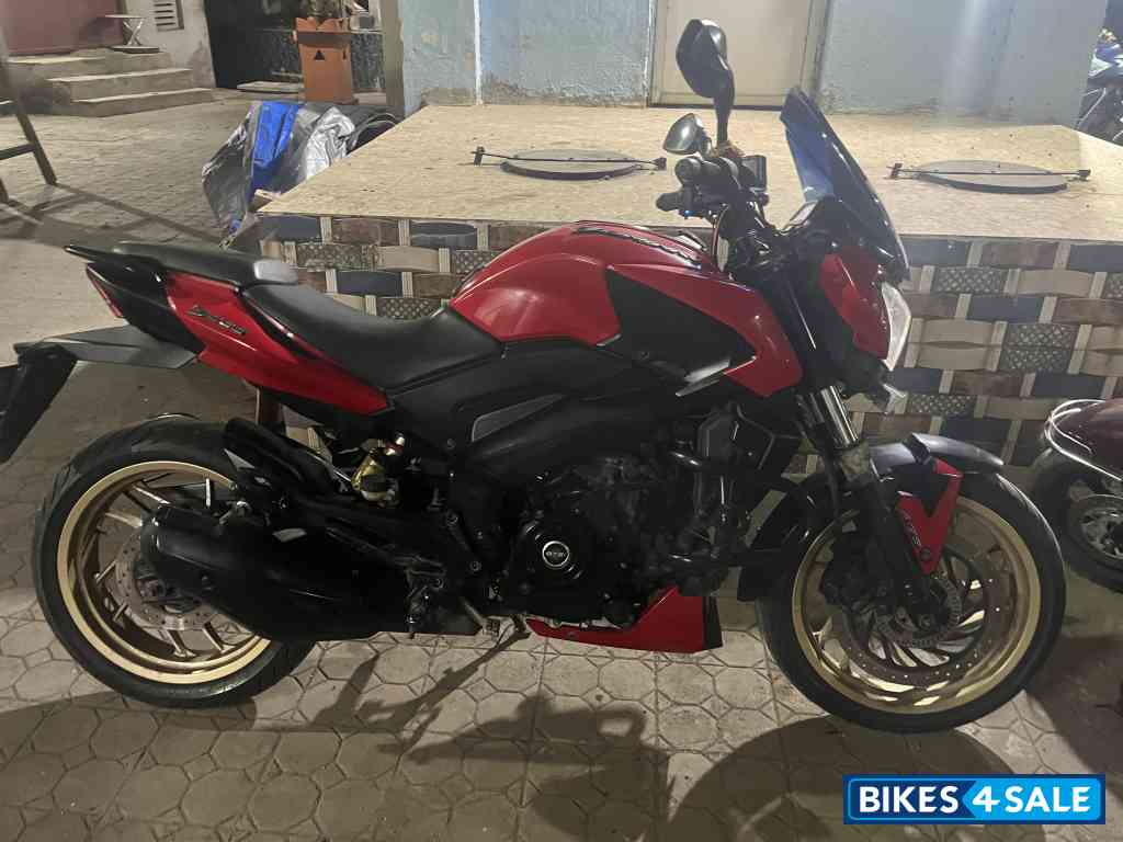 Red Bajaj Dominar 400