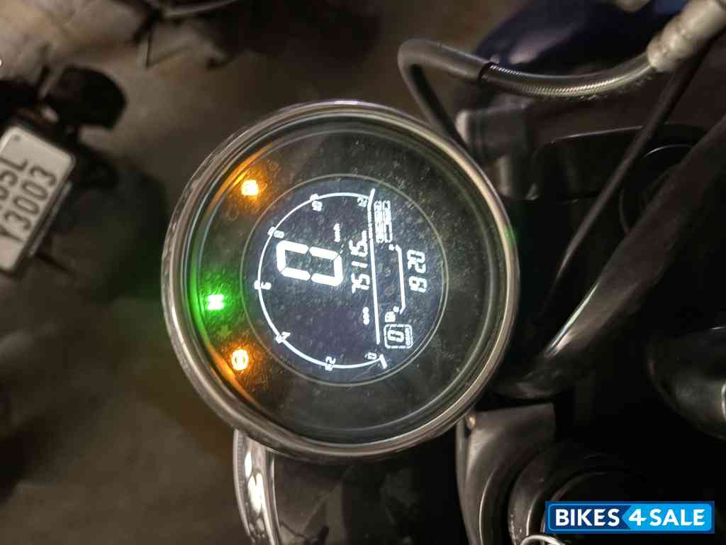 Bold Black Yezdi Scrambler Single Tone