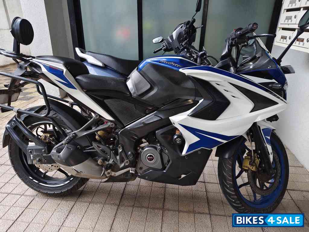 Bajaj Pulsar RS 200