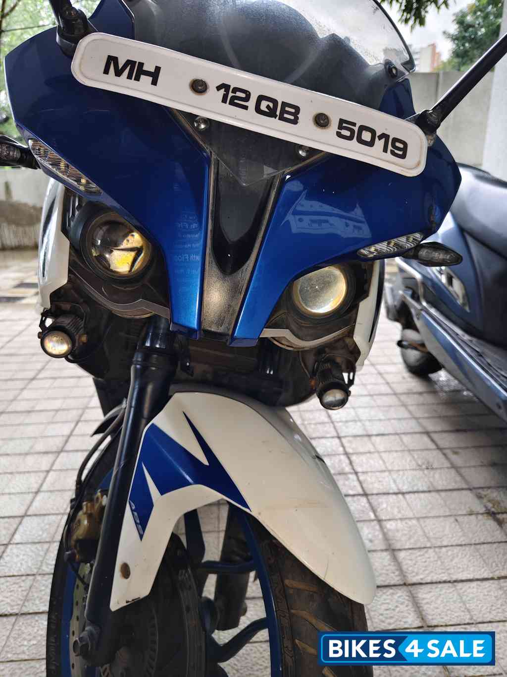 Bajaj Pulsar RS 200
