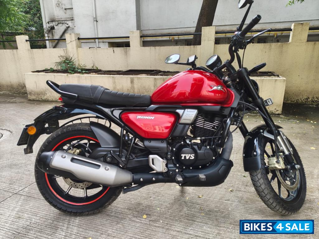 TVS Ronin SS