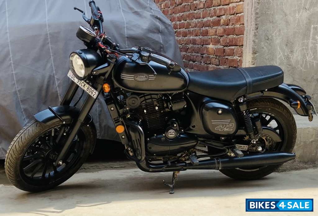 Matte Black Jawa 42 Dual Channel ABS AllStar Black