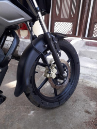 Black TVS Raider 125