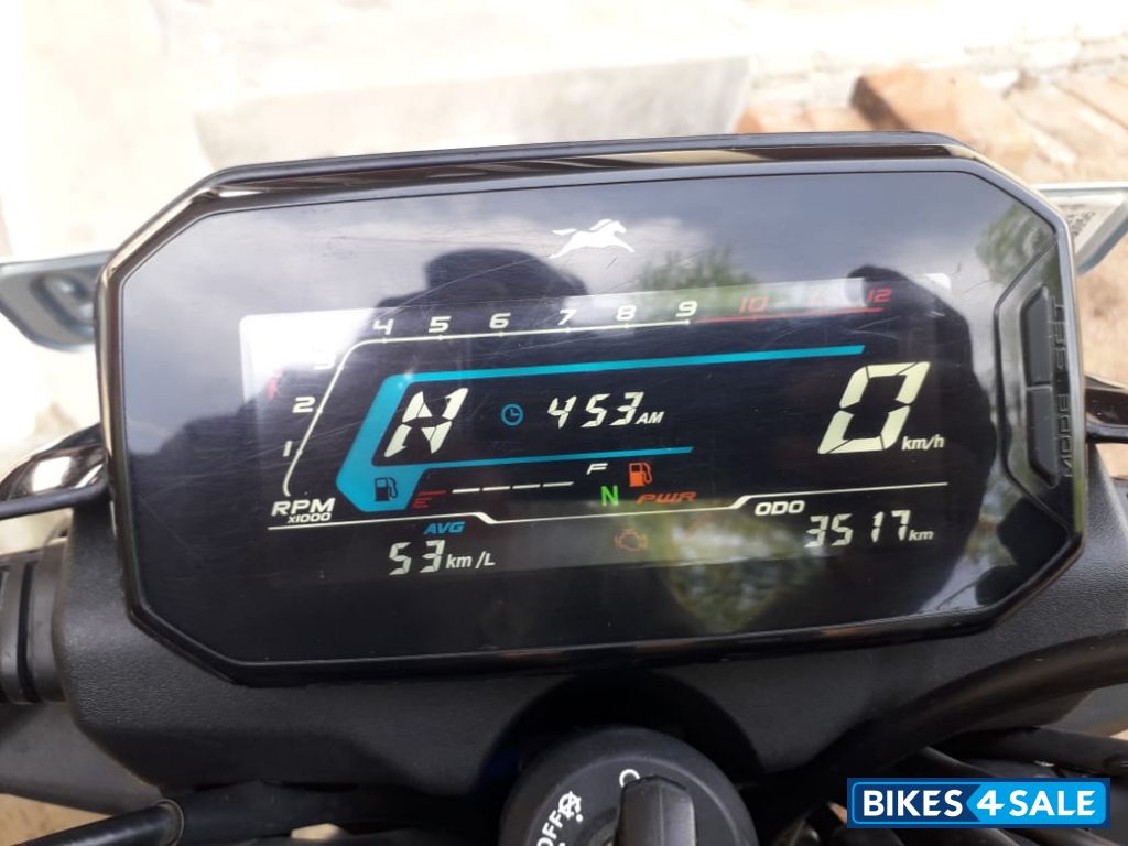 Black TVS Raider 125