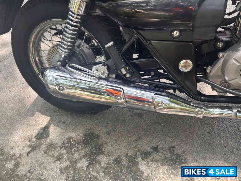 Black Bajaj Avenger Street 220 Black Bajaj Avenger Street 220