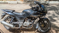 Bajaj Pulsar 220F