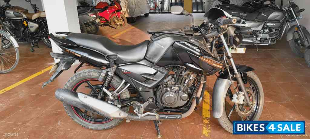 Black TVS Apache RTR 160