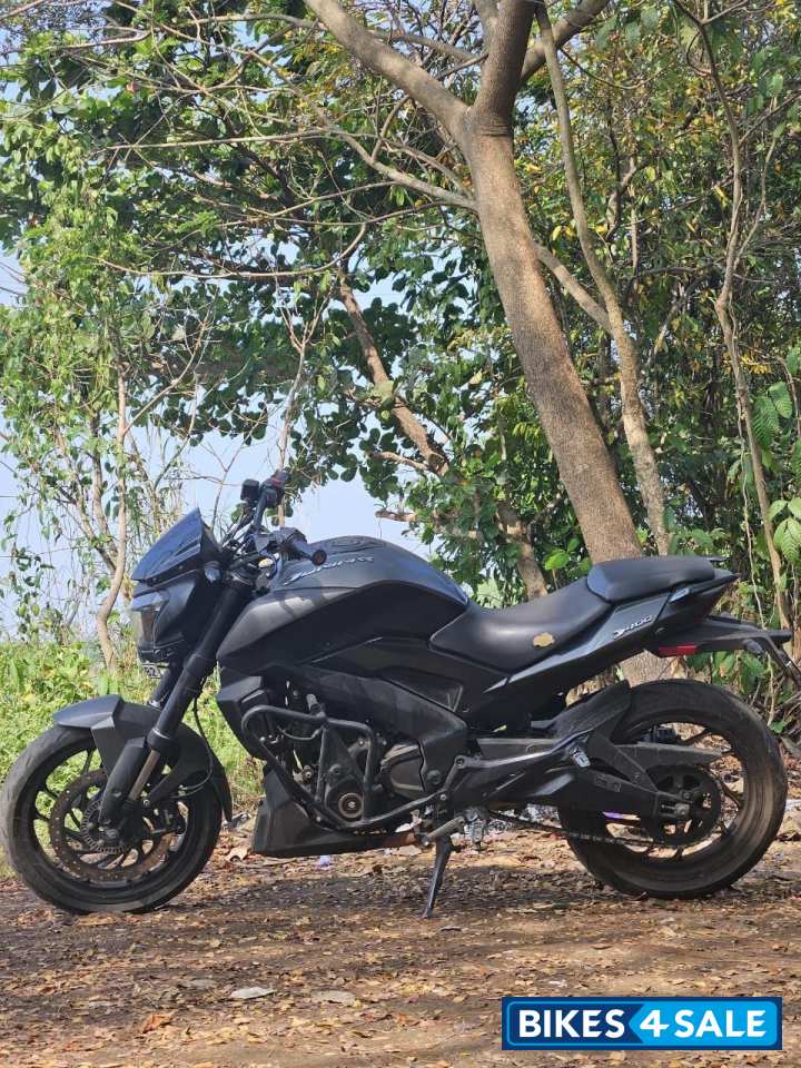 Black Bajaj 2021 Dominar 400