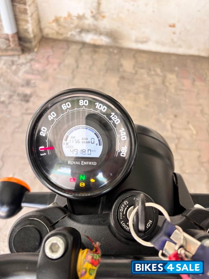 Silver Royal Enfield Hunter 350 Metro