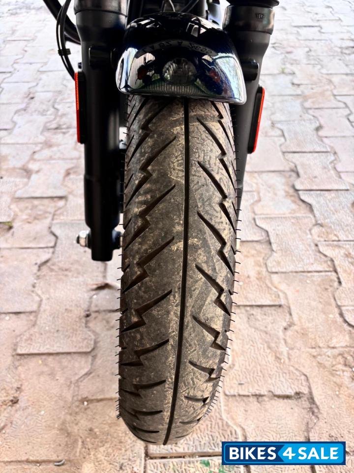 Silver Royal Enfield Hunter 350 Metro