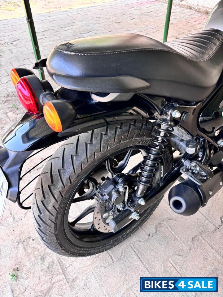 Silver Royal Enfield Hunter 350 Metro