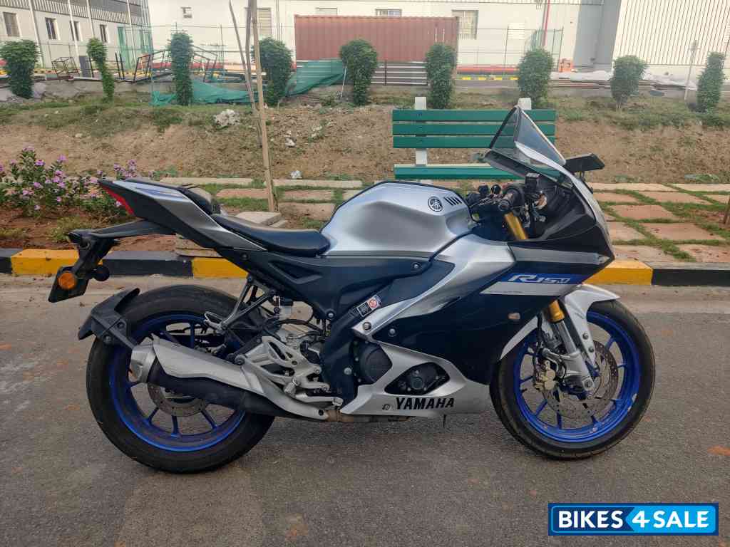 Yamaha R15M