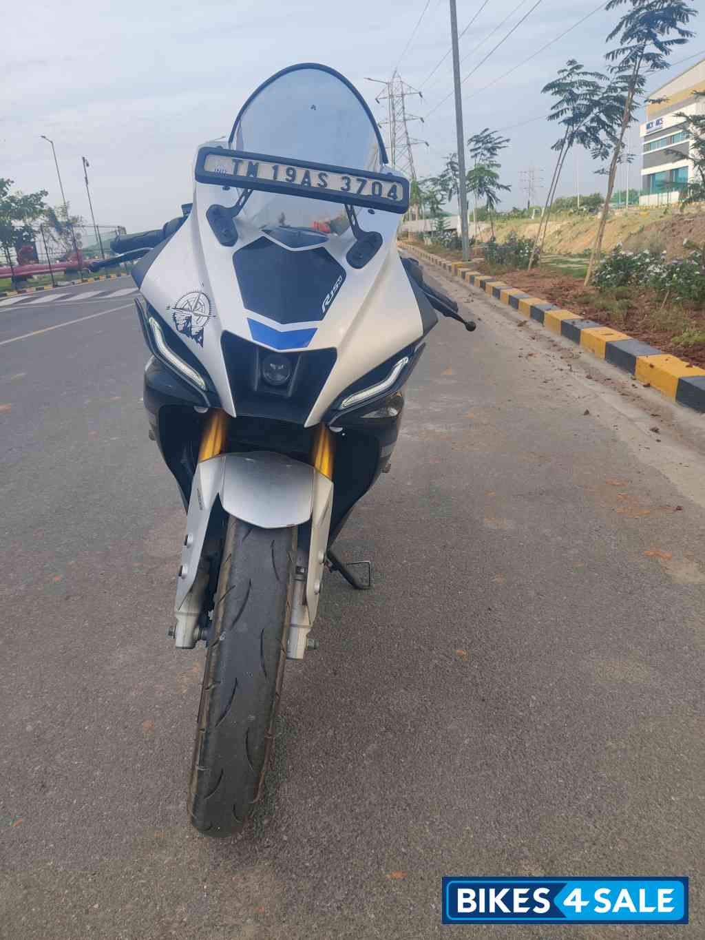 Yamaha R15M