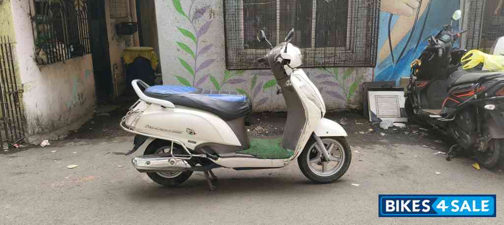 White Suzuki Access 125
