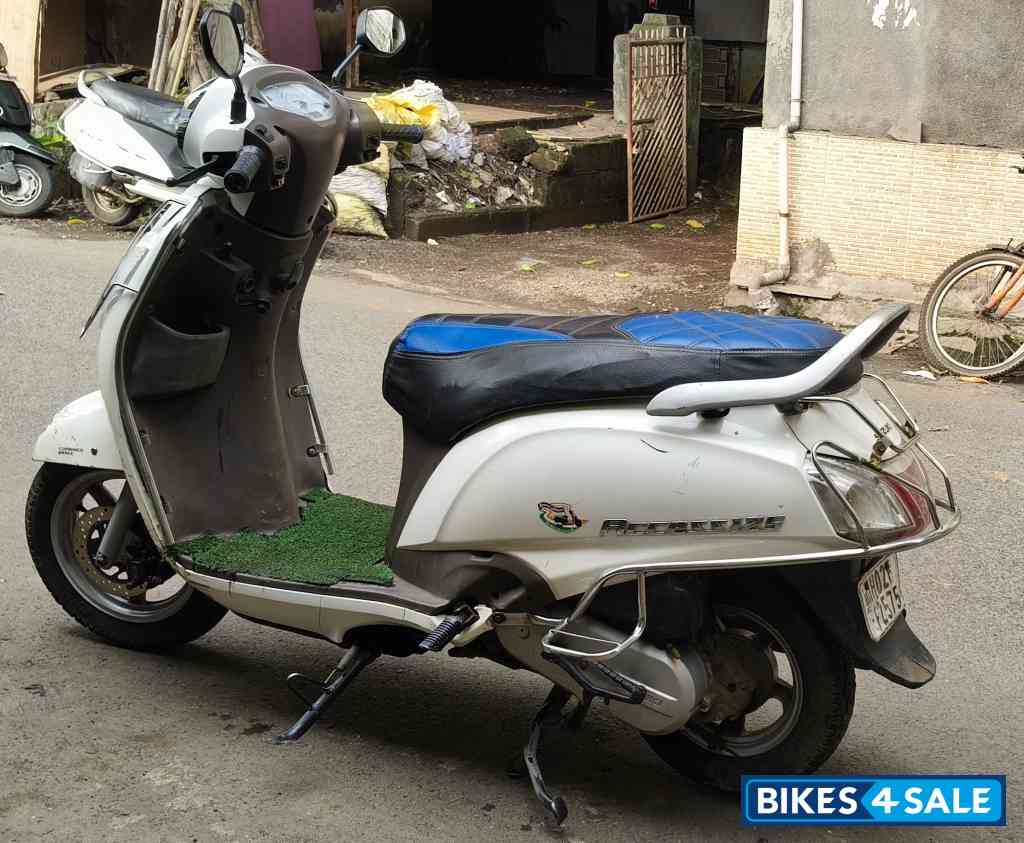 White Suzuki Access 125