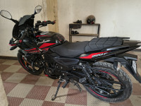 Bajaj Pulsar 220F