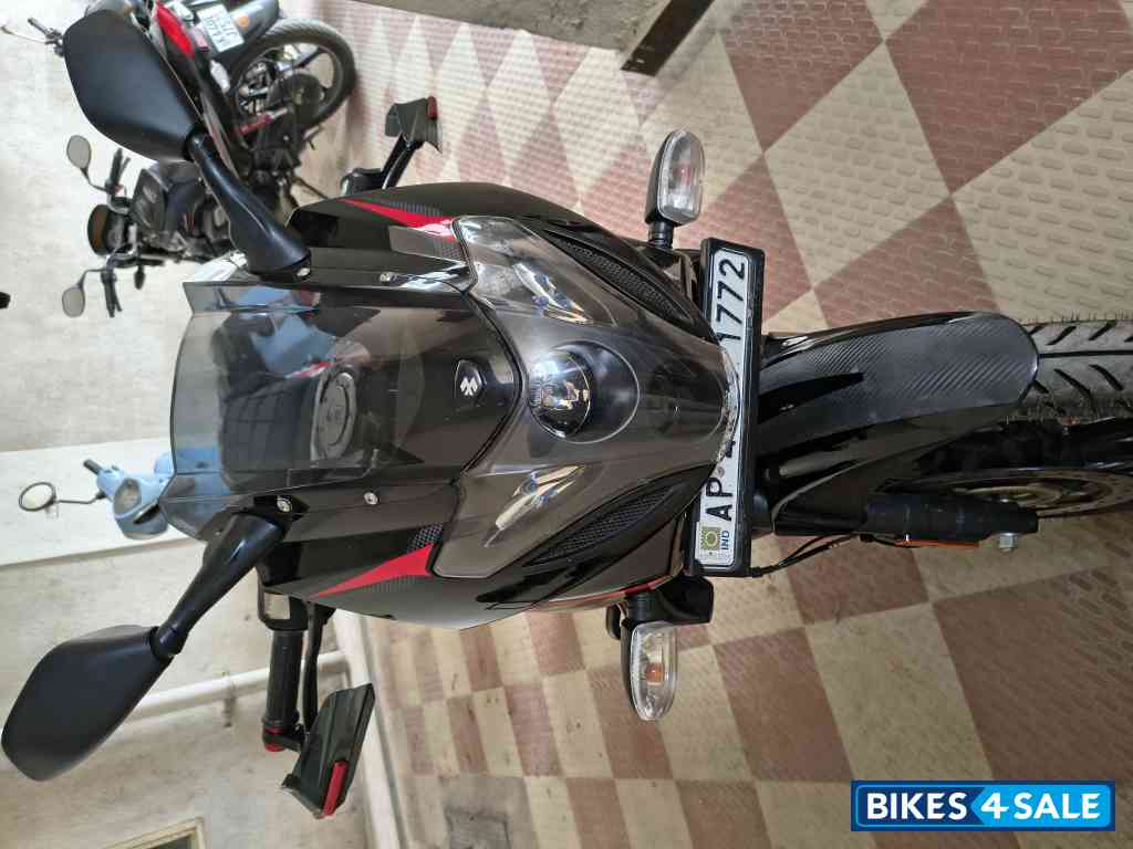 Bajaj Pulsar 220F