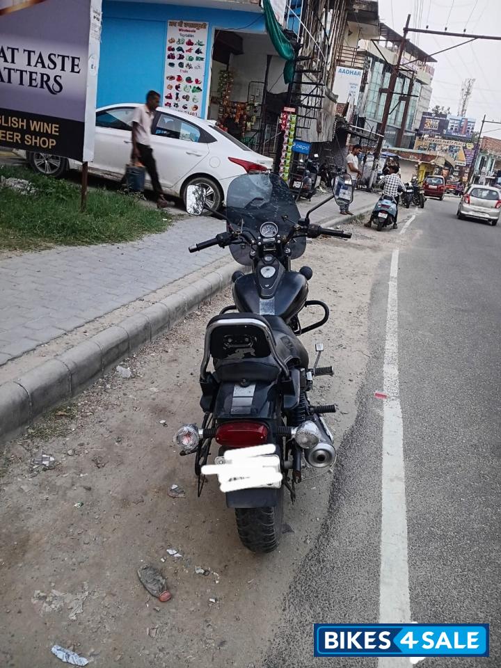 Black Bajaj Avenger Street 220