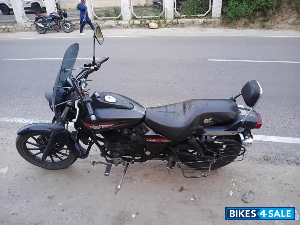Black Bajaj Avenger Street 220