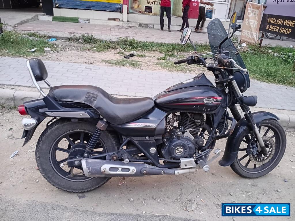 Black Bajaj Avenger Street 220