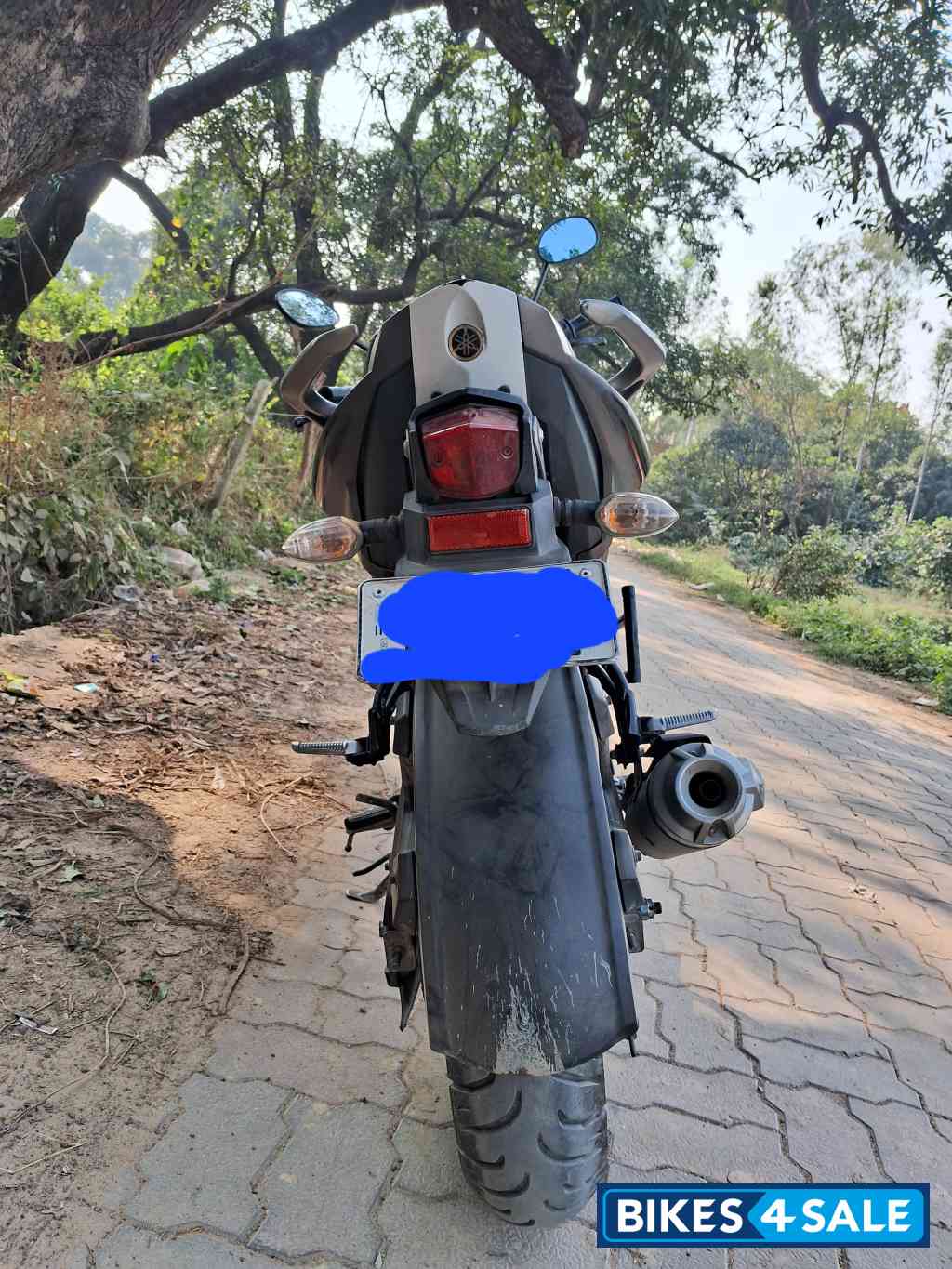 White Brey Black Yamaha FZ-S FI V2