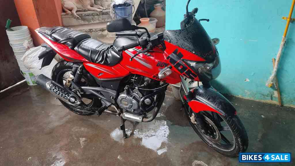 Red Bajaj Pulsar 180 DTSi