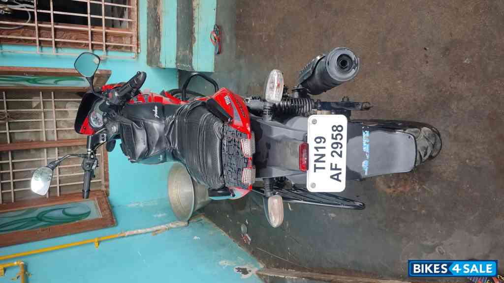 Red Bajaj Pulsar 180 DTSi