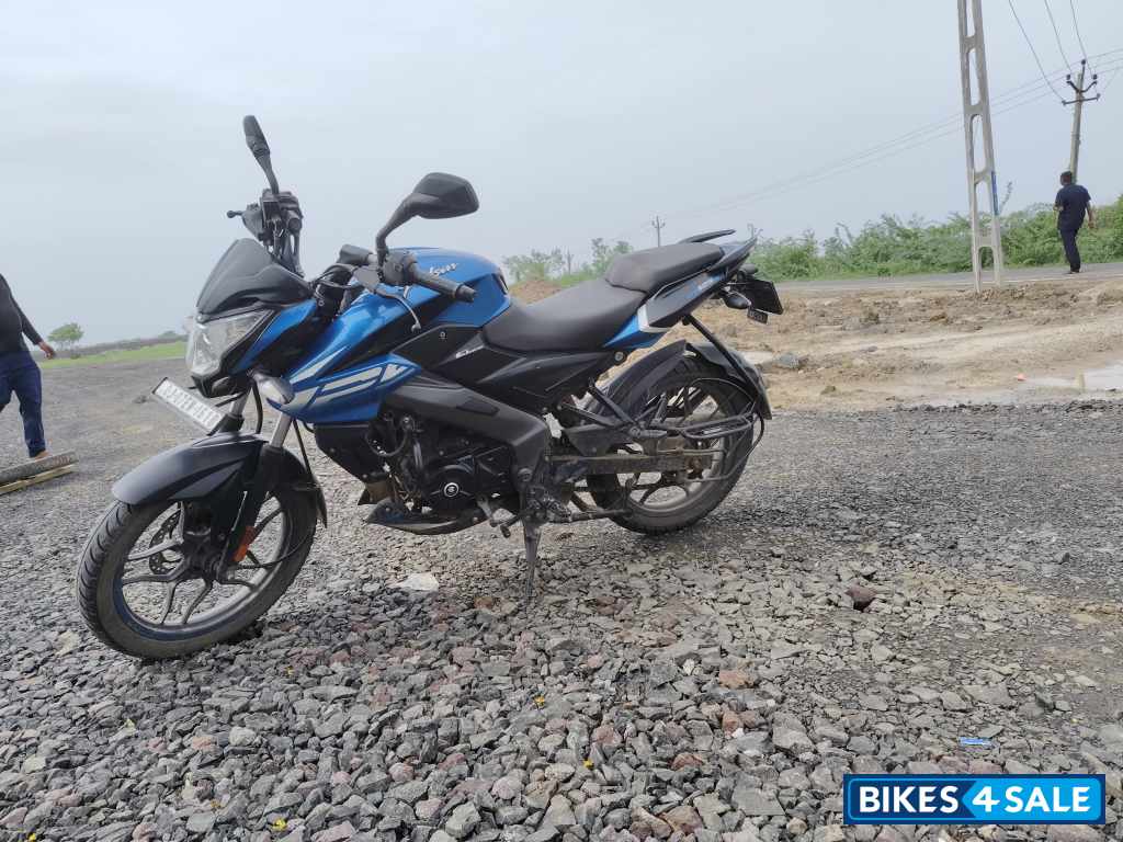 Blue Bajaj Pulsar NS 125