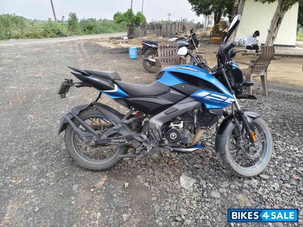 Blue Bajaj Pulsar NS 125