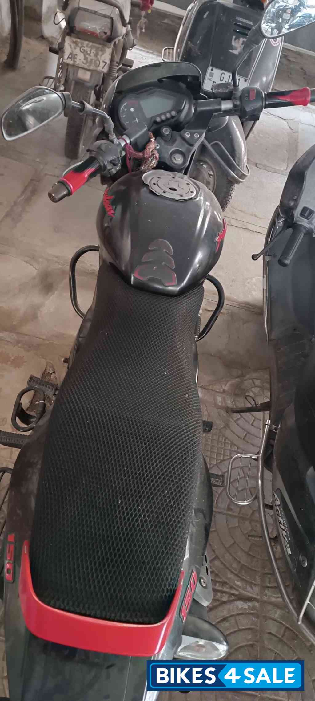 Black Bajaj Pulsar 150 DTSi