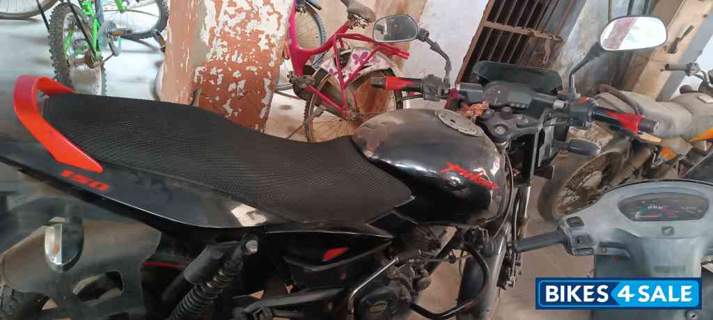 Black Bajaj Pulsar 150 DTSi Black Bajaj Pulsar 150 DTSi