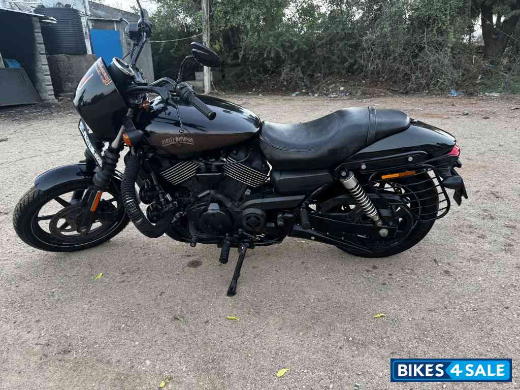 Vivid Black Anivarsary Harley Davidson Street 750