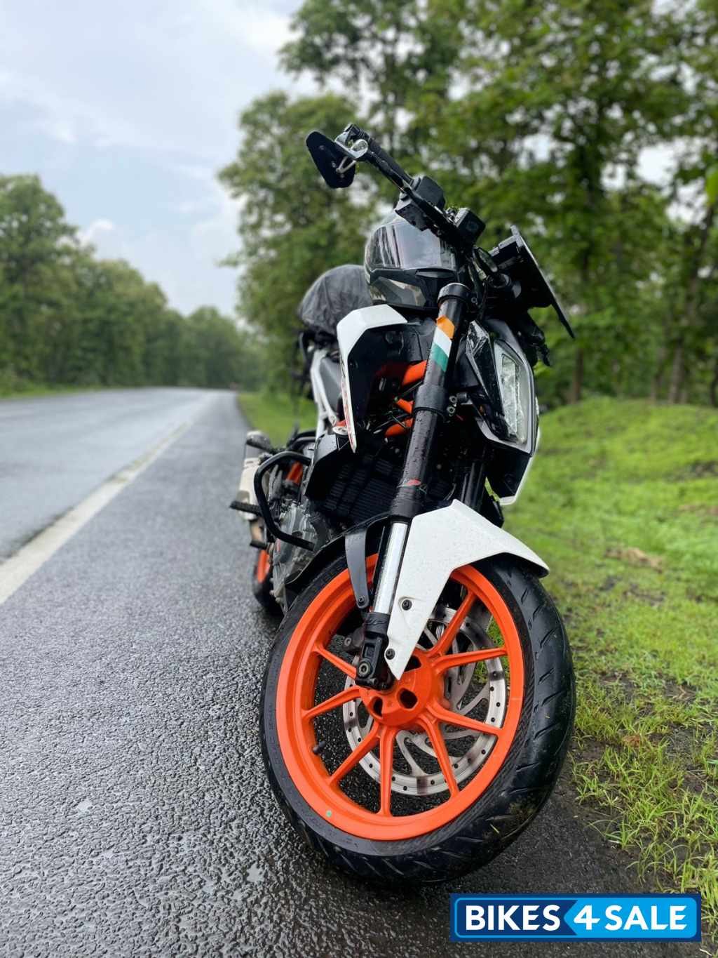 White KTM Duke 390