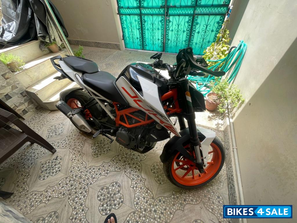 White KTM Duke 390