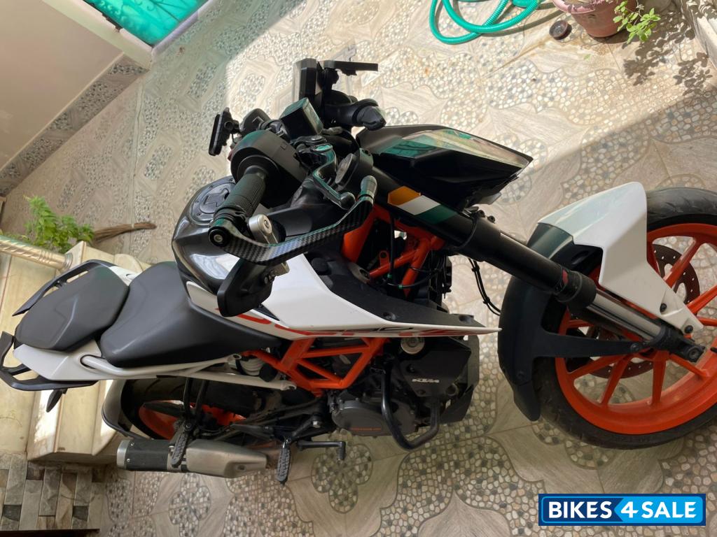 White KTM Duke 390