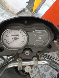 Black Bajaj Platina 100 ES