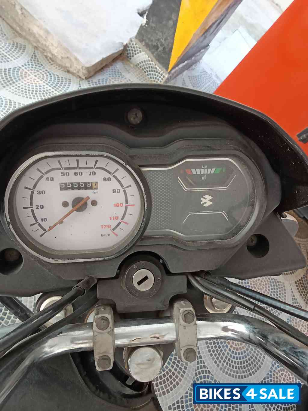 Black Bajaj Platina 100 ES