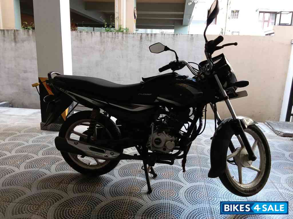 Black Bajaj Platina 100 ES