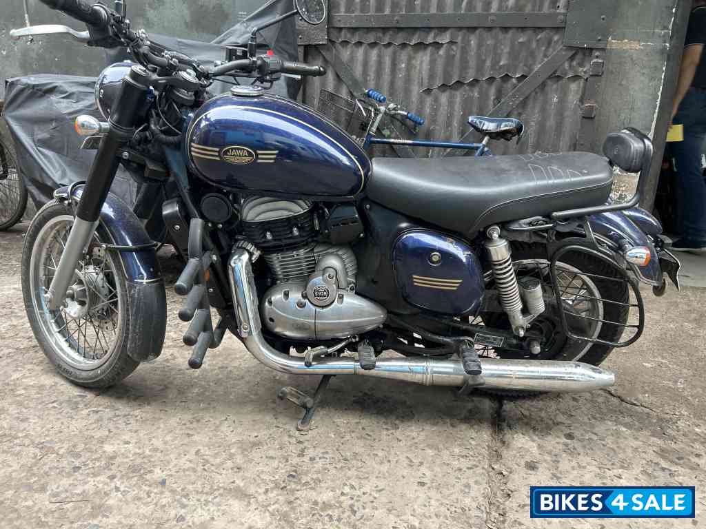 Nebula Blue Jawa forty two BS6