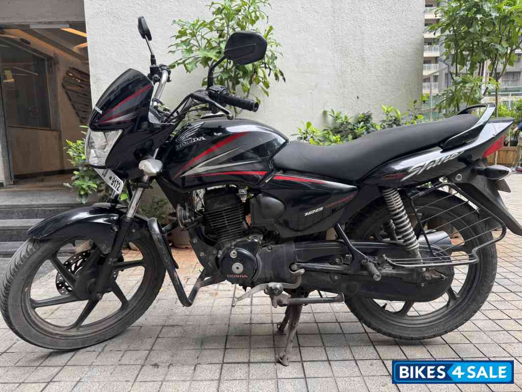 Black Honda Shine 125 Disc