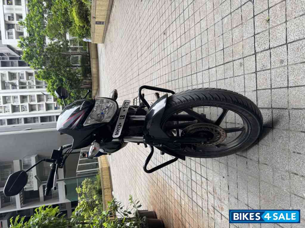 Black Honda Shine 125 Disc