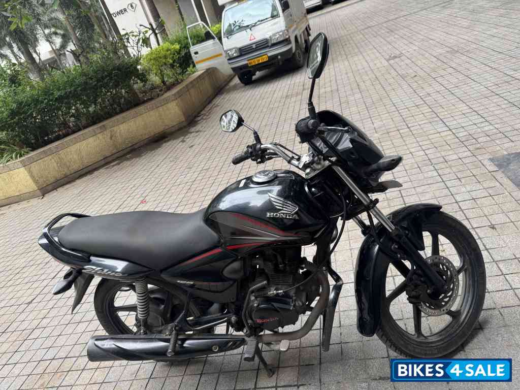 Black Honda Shine 125 Disc