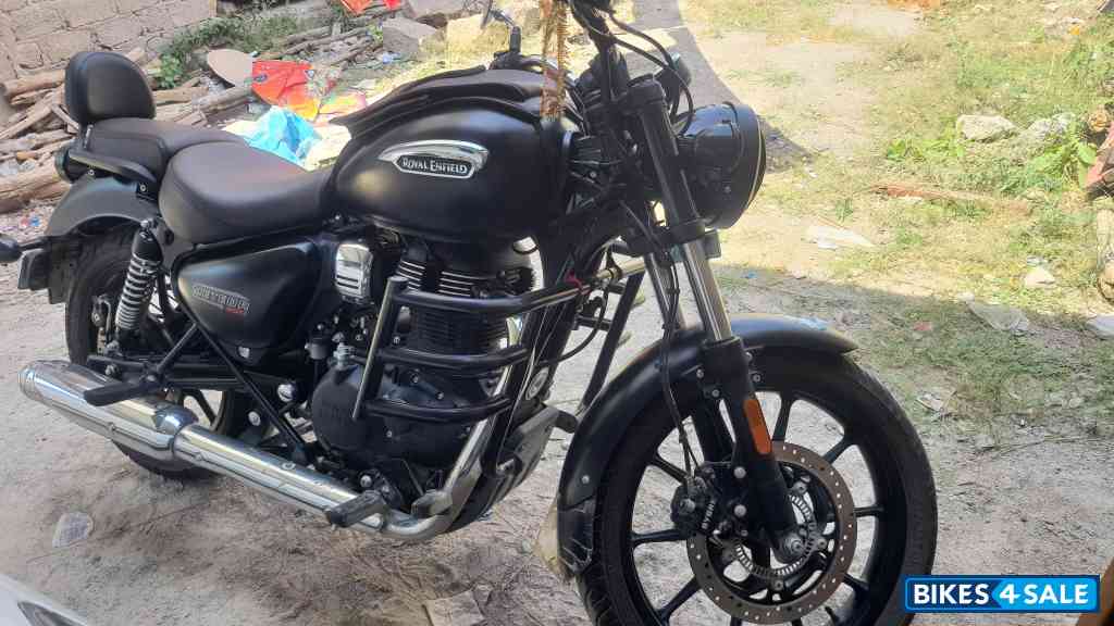 Royal Enfield Meteor 350 Stellar