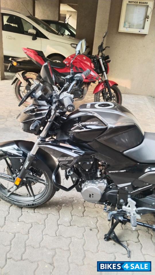 Black Hero Xtreme 125R