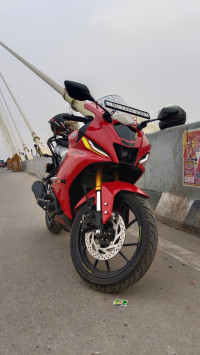 Yamaha R15 V4