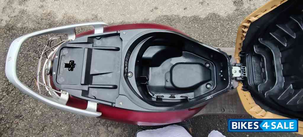 Matti Red Suzuki Access 125