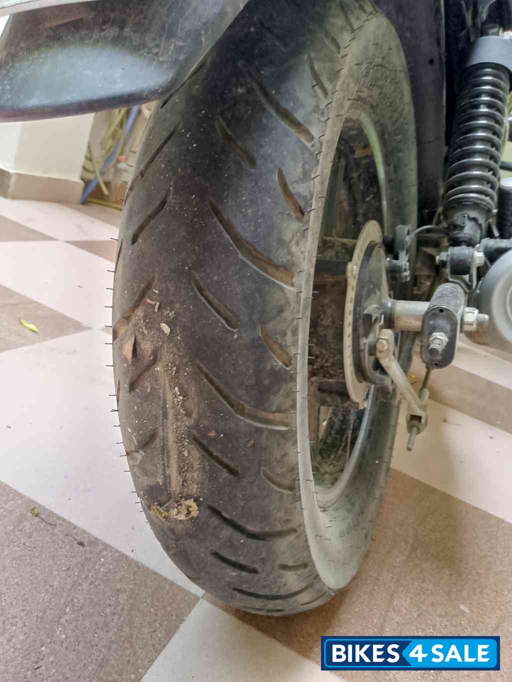 Black Bajaj Avenger Street 160 BS6