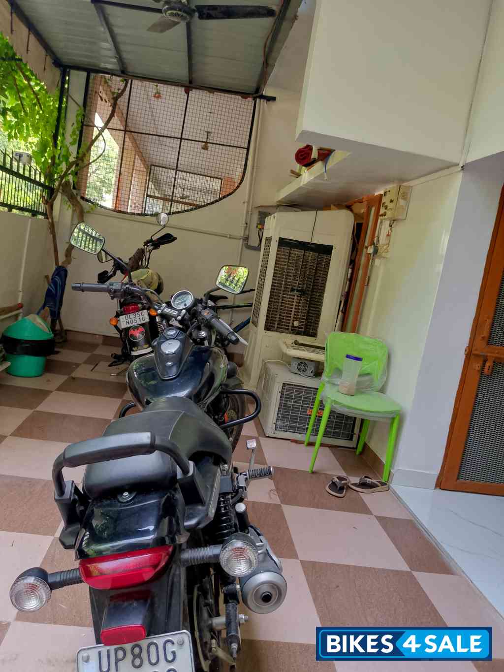 Black Bajaj Avenger Street 160 BS6