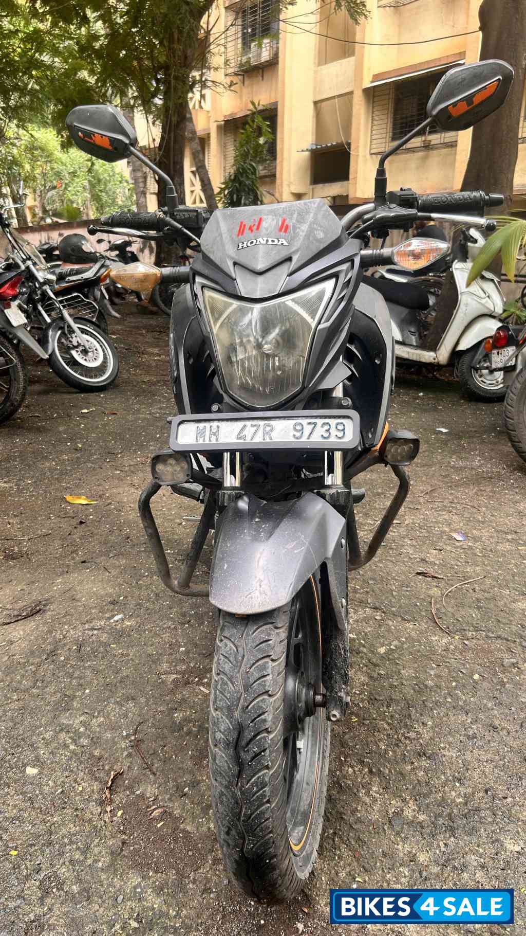 Black Orange Honda CB Hornet 160R