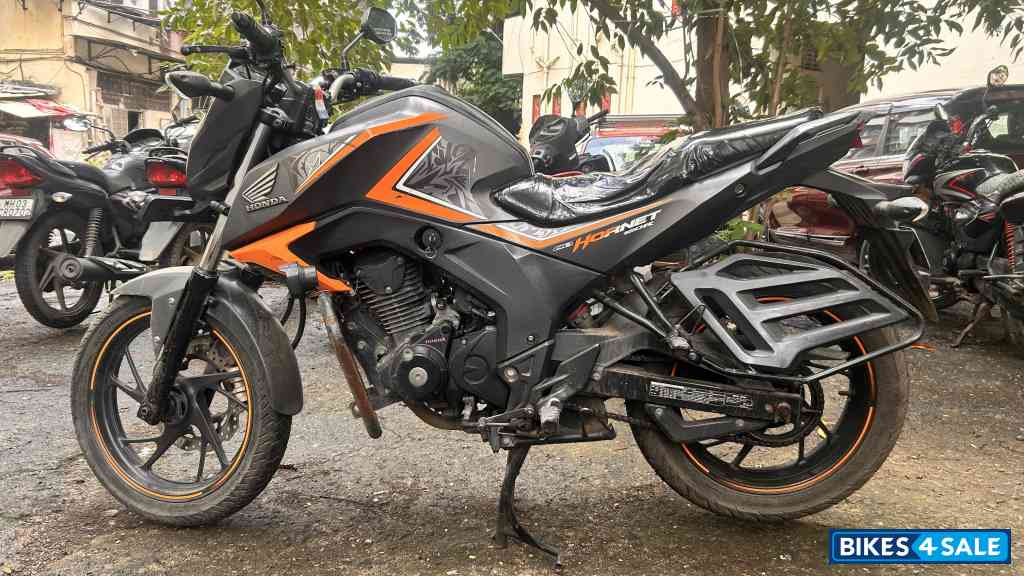 Black Orange Honda CB Hornet 160R Black Orange Honda CB Hornet 160R
